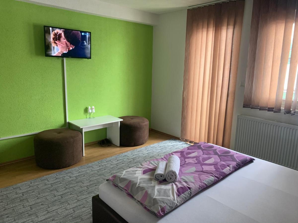 Restoran&Motel And Apartmants Lovacka Prica Tesanj Екстериор снимка
