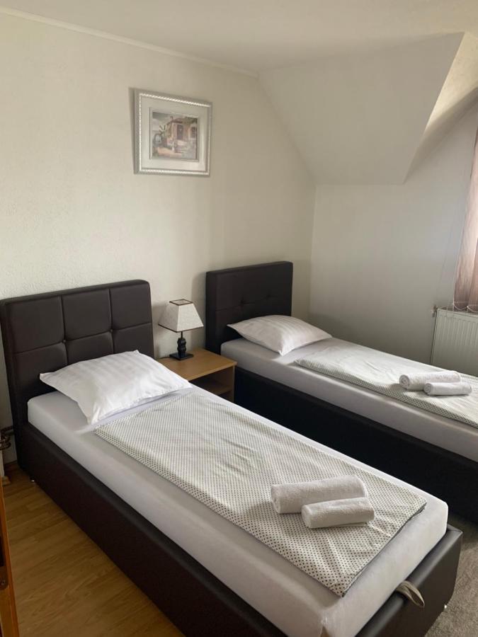 Restoran&Motel And Apartmants Lovacka Prica Tesanj Екстериор снимка