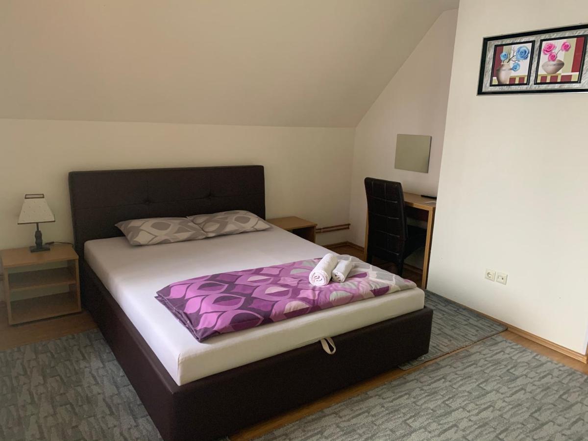 Restoran&Motel And Apartmants Lovacka Prica Tesanj Екстериор снимка