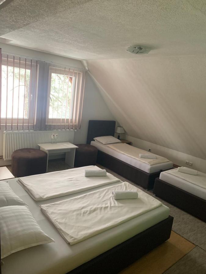 Restoran&Motel And Apartmants Lovacka Prica Tesanj Екстериор снимка
