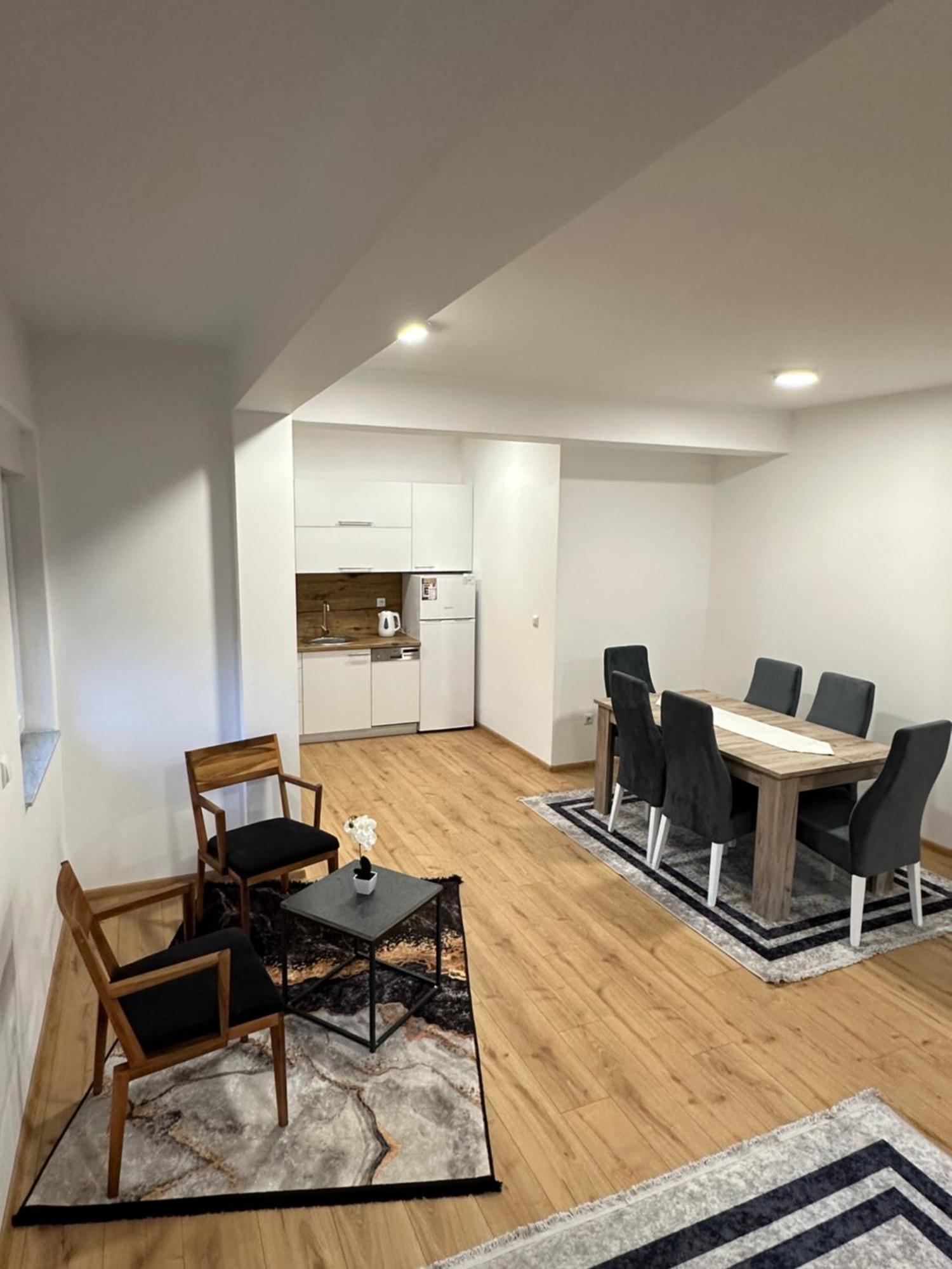 Restoran&Motel And Apartmants Lovacka Prica Tesanj Екстериор снимка