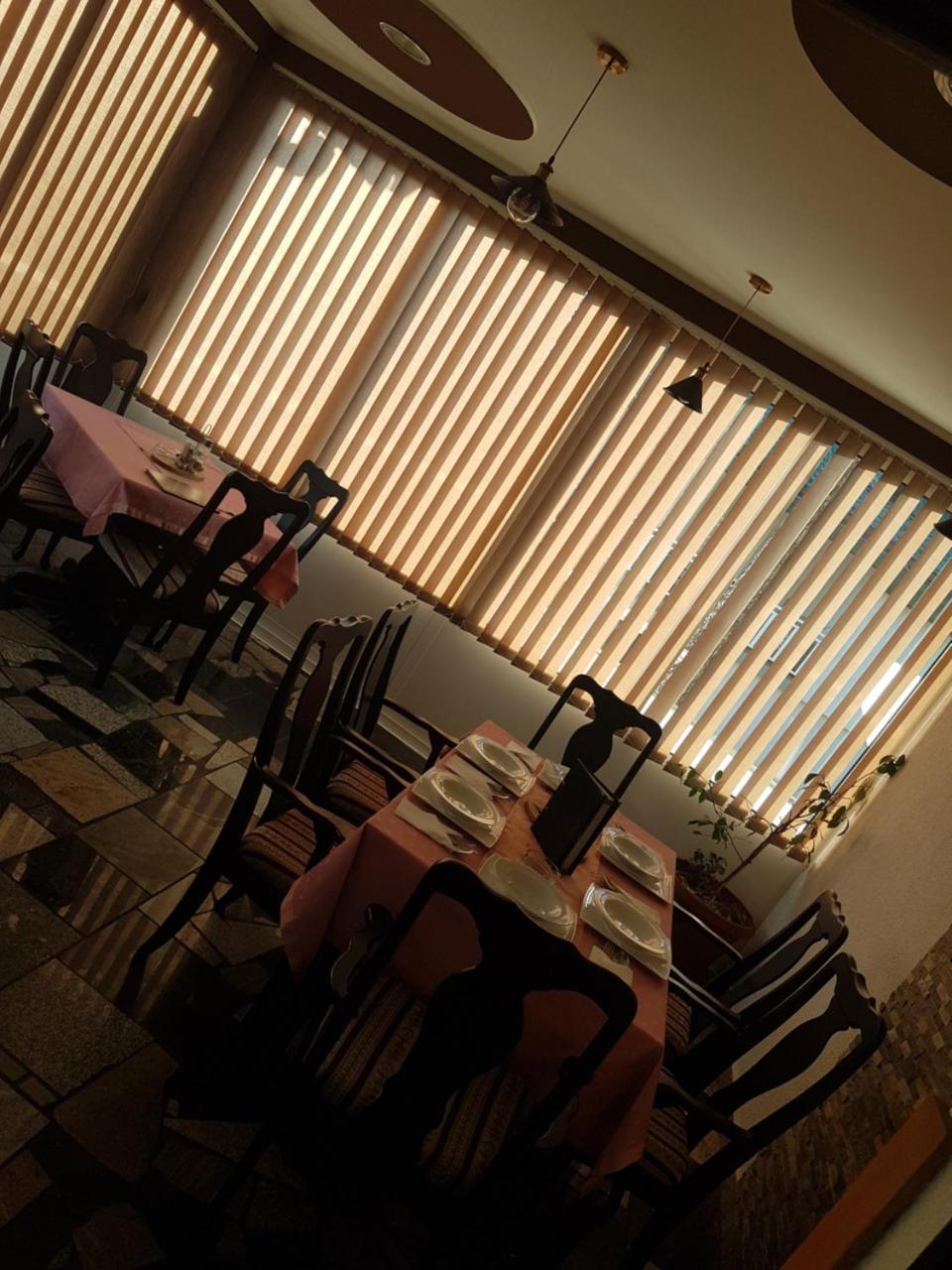 Restoran&Motel And Apartmants Lovacka Prica Tesanj Екстериор снимка