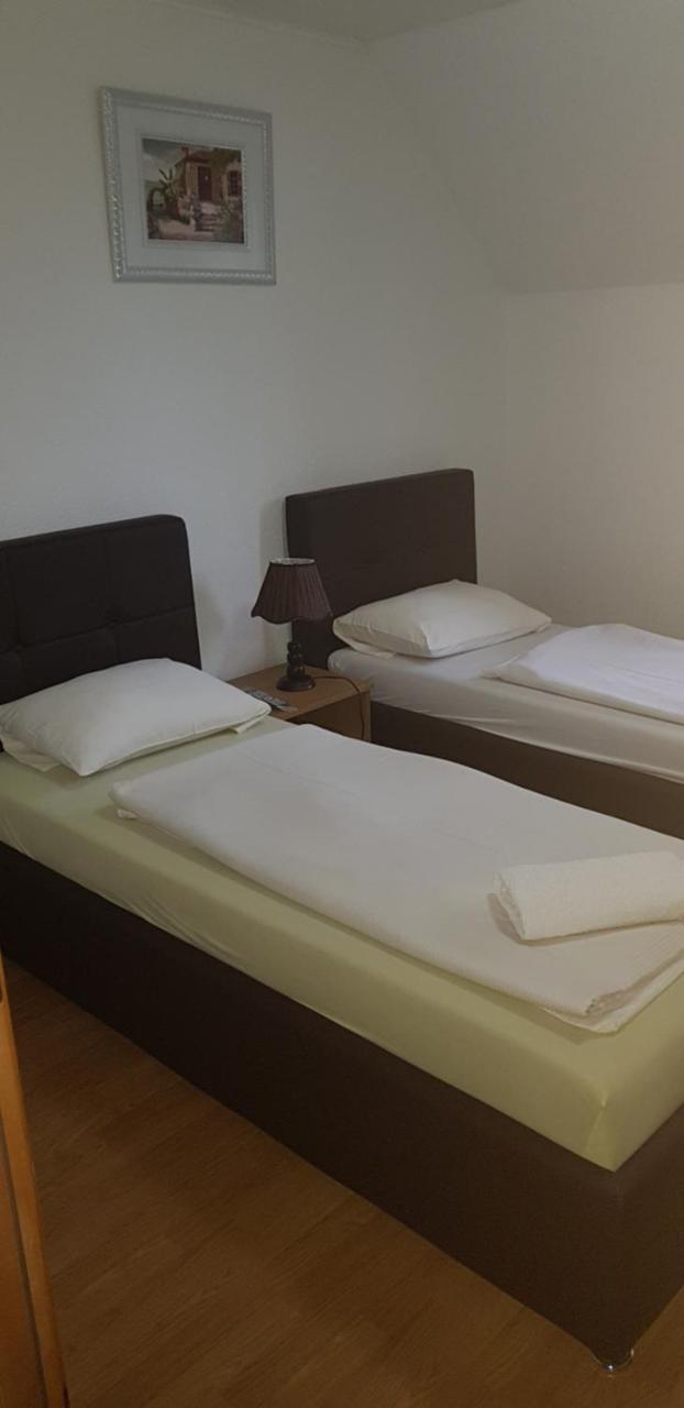 Restoran&Motel And Apartmants Lovacka Prica Tesanj Екстериор снимка