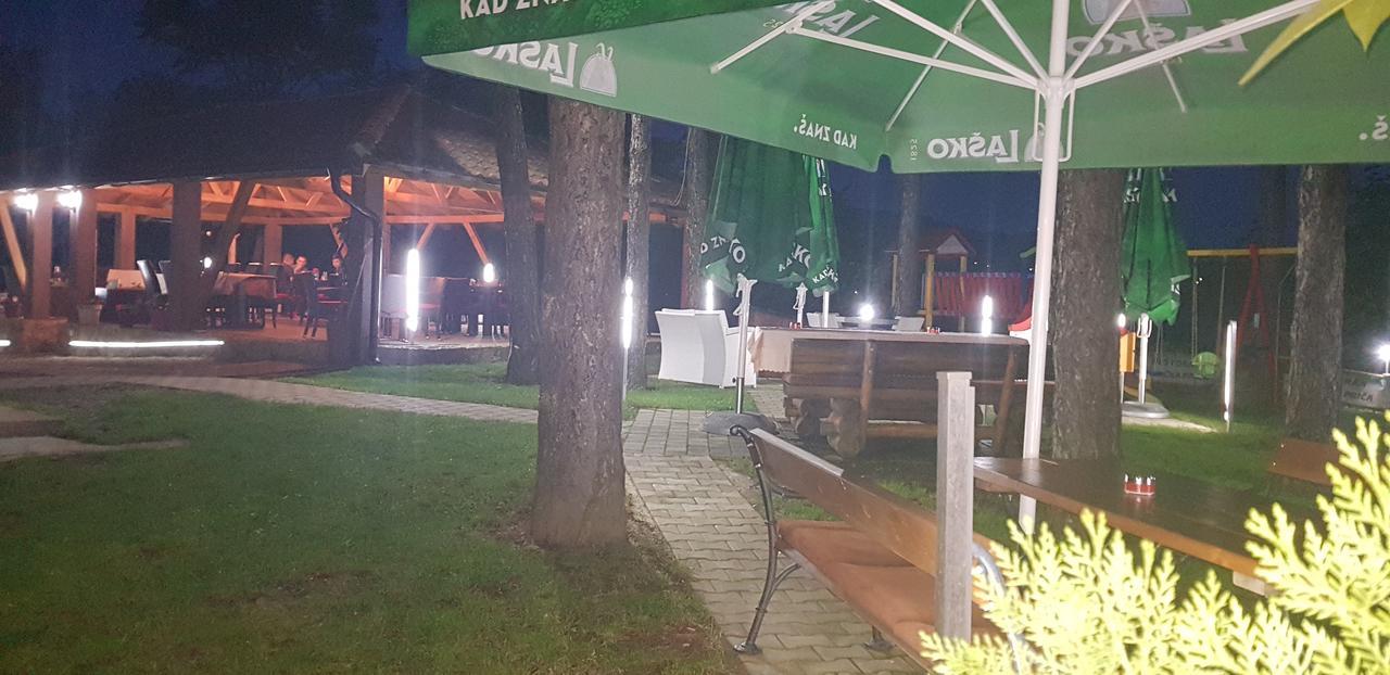 Restoran&Motel And Apartmants Lovacka Prica Tesanj Екстериор снимка