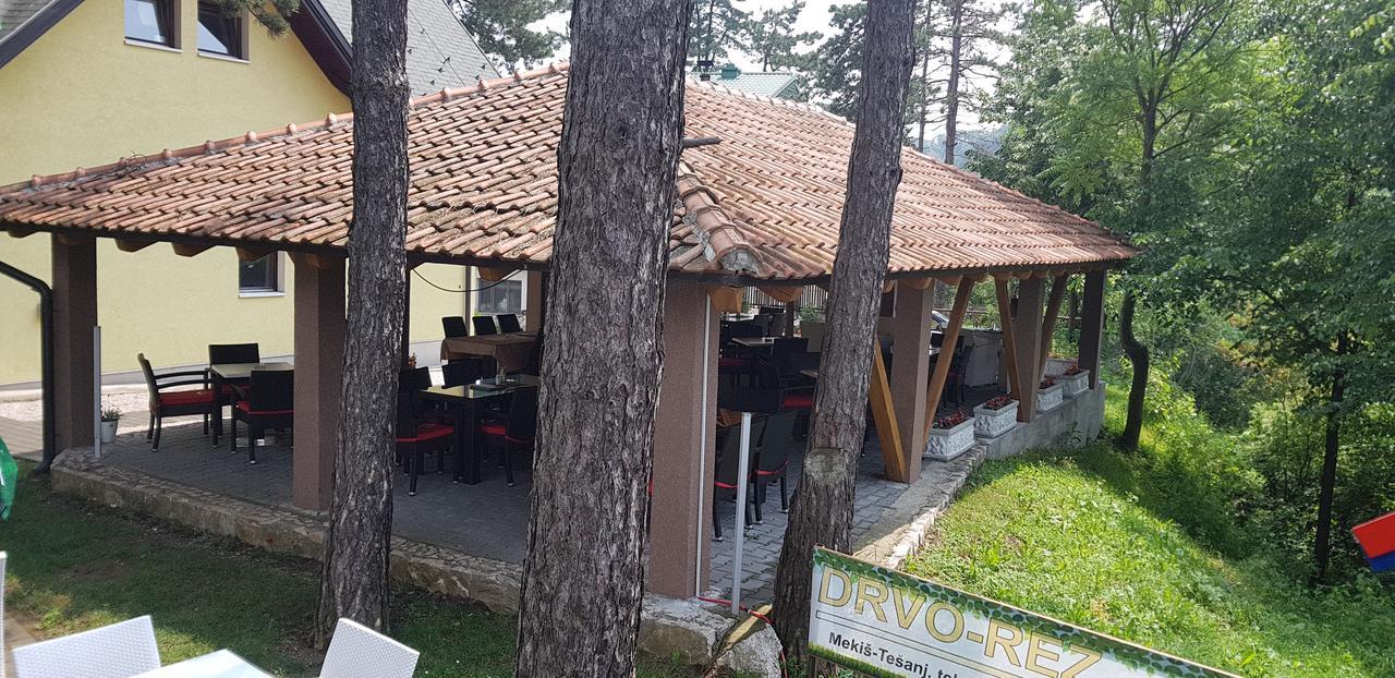 Restoran&Motel And Apartmants Lovacka Prica Tesanj Екстериор снимка
