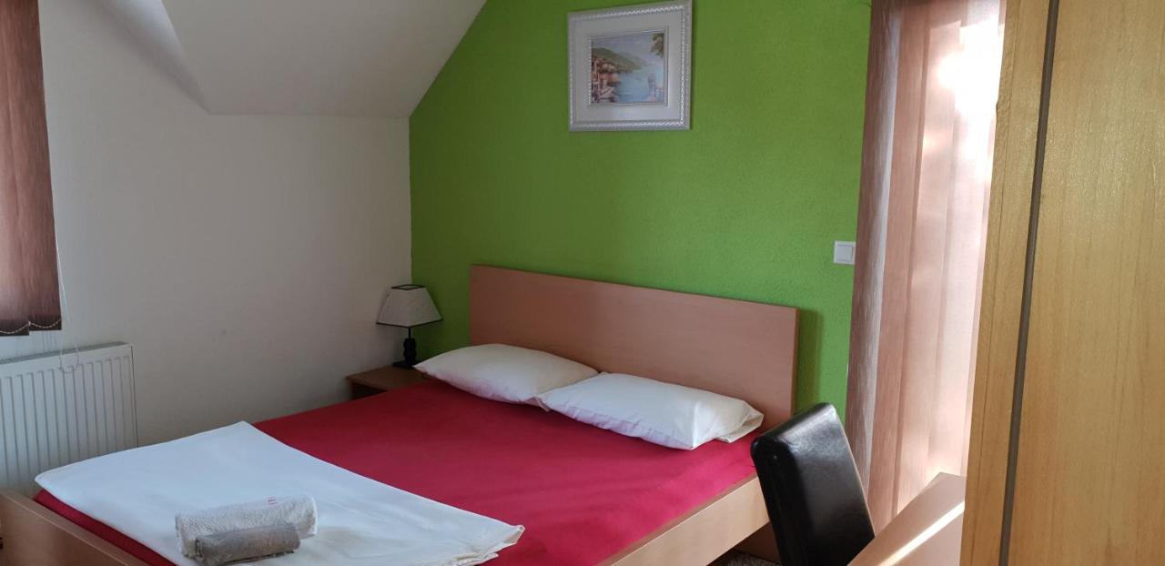 Restoran&Motel And Apartmants Lovacka Prica Tesanj Екстериор снимка