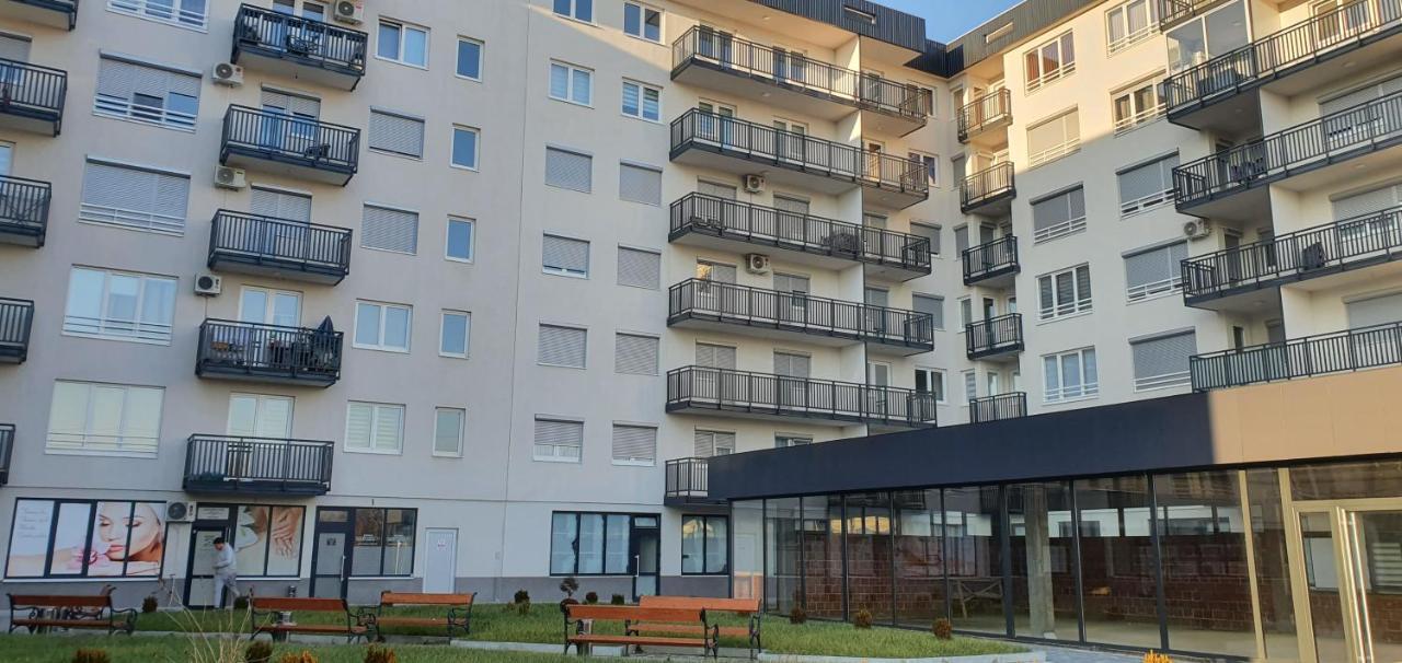 Restoran&Motel And Apartmants Lovacka Prica Tesanj Екстериор снимка